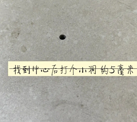 裕华瓷砖空鼓维修公司专业解答在瓷砖铺贴过程中，如果砂料搅拌不均匀，将会带来以下问题